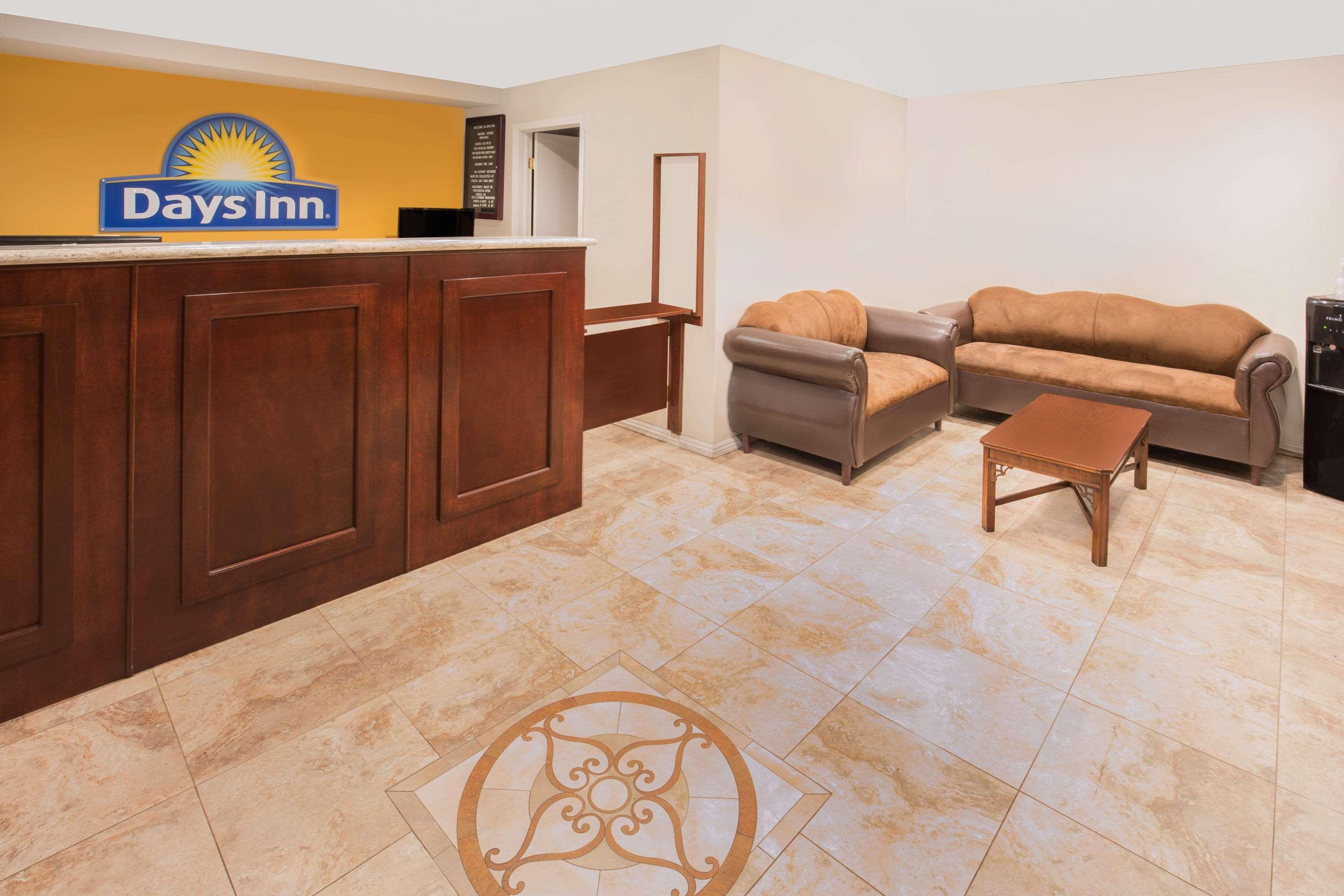 Days Inn By Wyndham Ontario Airport Exterior foto