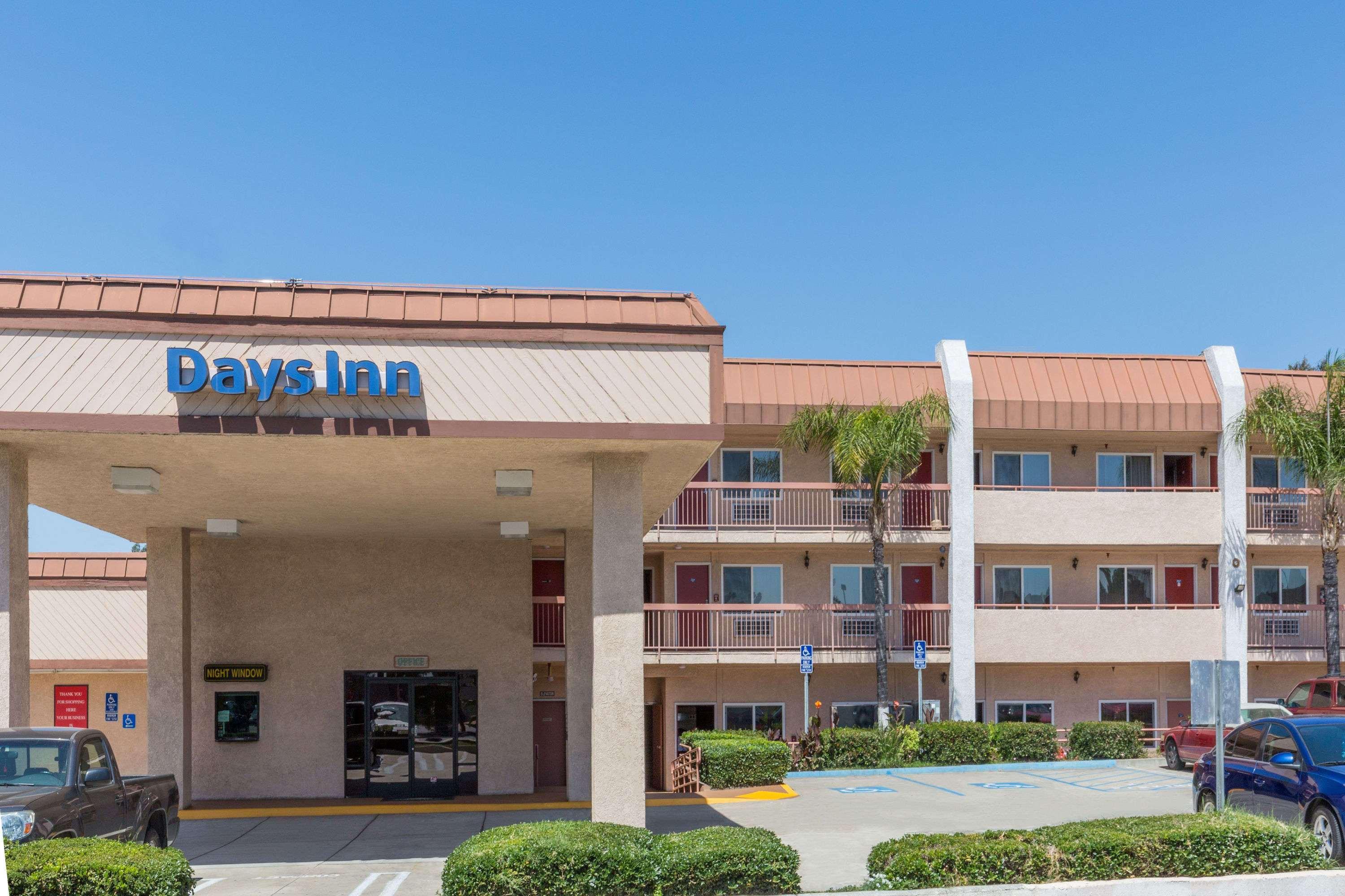 Days Inn By Wyndham Ontario Airport Exterior foto
