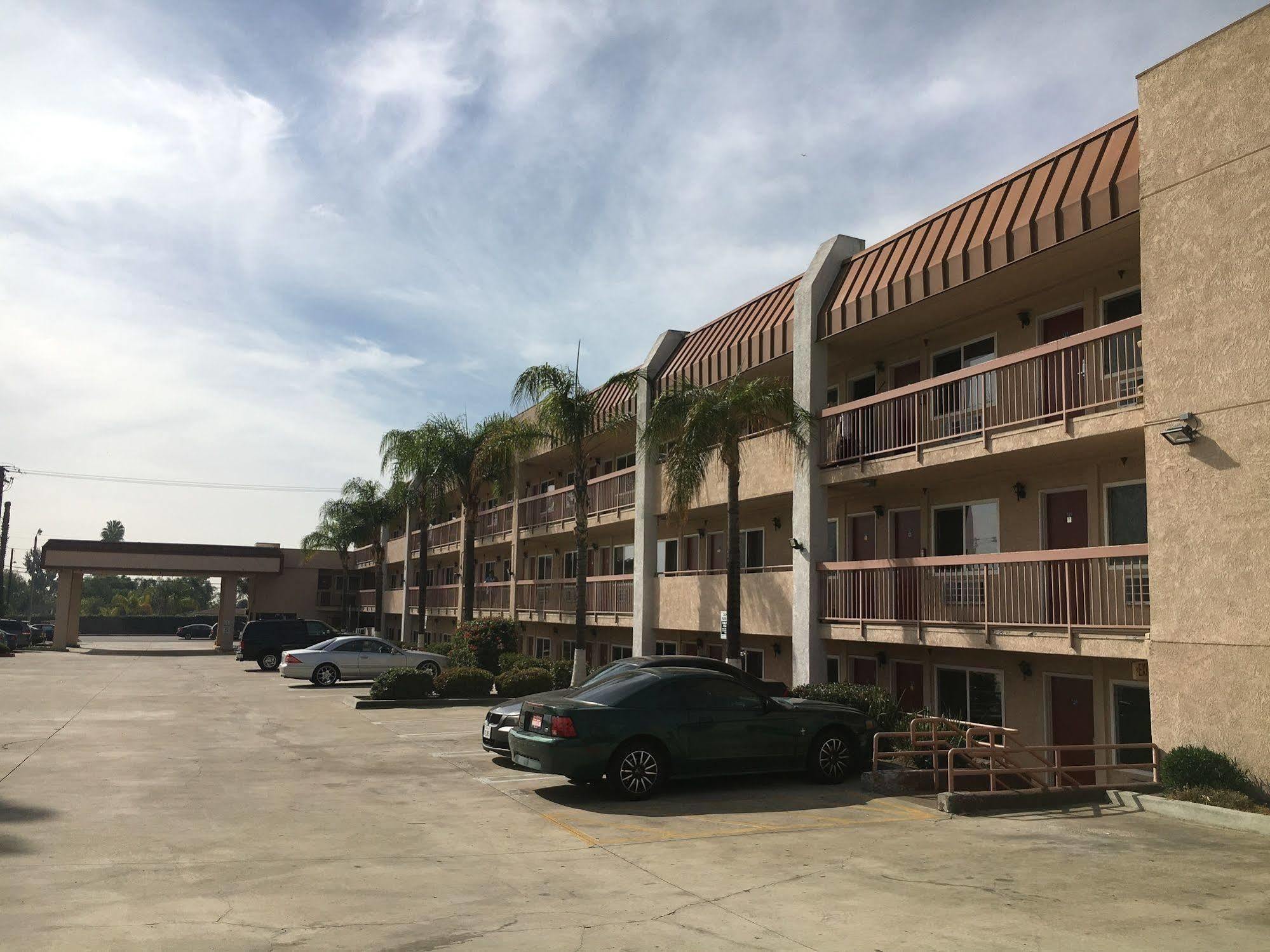 Days Inn By Wyndham Ontario Airport Exterior foto