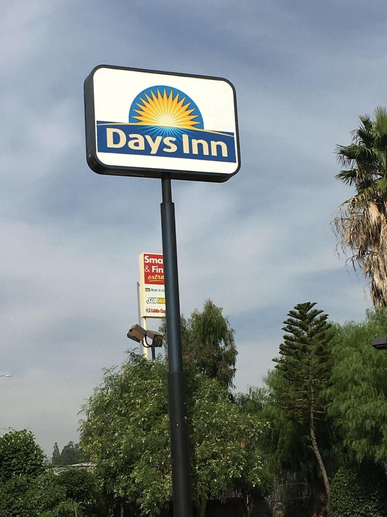 Days Inn By Wyndham Ontario Airport Exterior foto